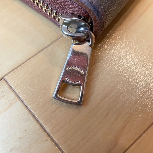 Coach Women's Leather Accordion Zip Wallet - Picture 4 of 7